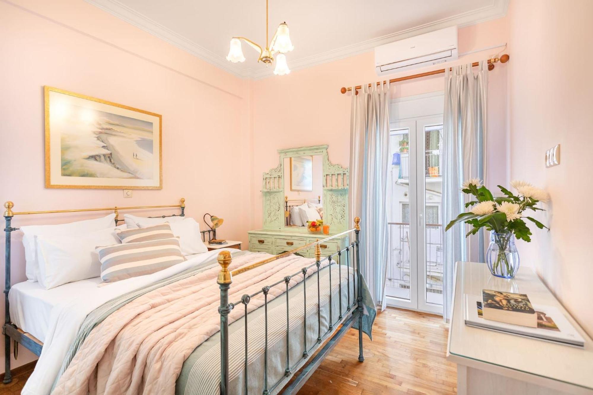 Apartament Bright, Calming Retreat With A Balcony Near Metro! Ateny Zewnętrze zdjęcie